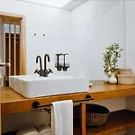 Casa Do Santo - Wine & Tourism * Provesende