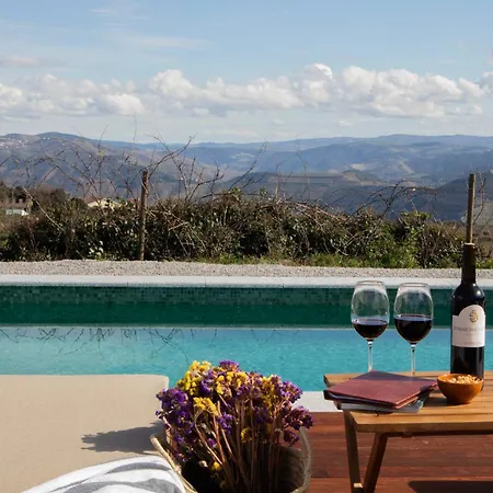 Farm stay Casa Do Santo - Wine & Tourism Provesende