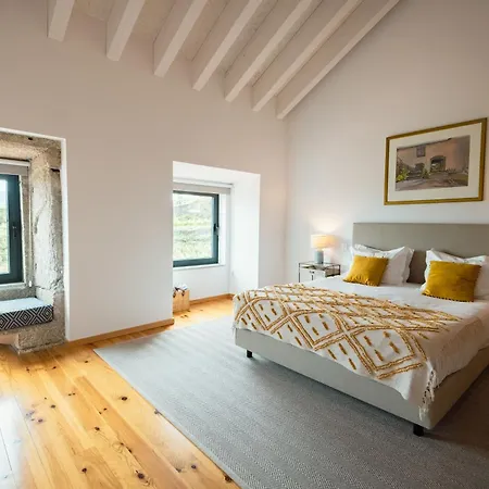 Casa Do Santo - Wine & Tourism * Provesende