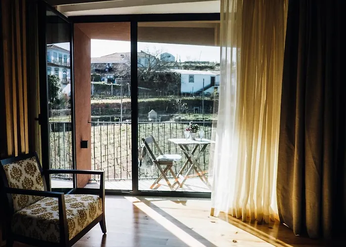 Casa Do Santo - Wine & Tourism Provesende